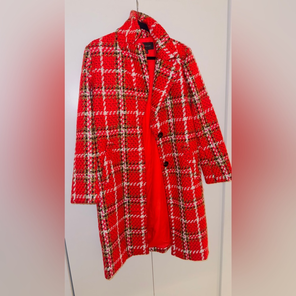Beautiful and festive Ann Taylor Red Plaid Coat Women’s Size M